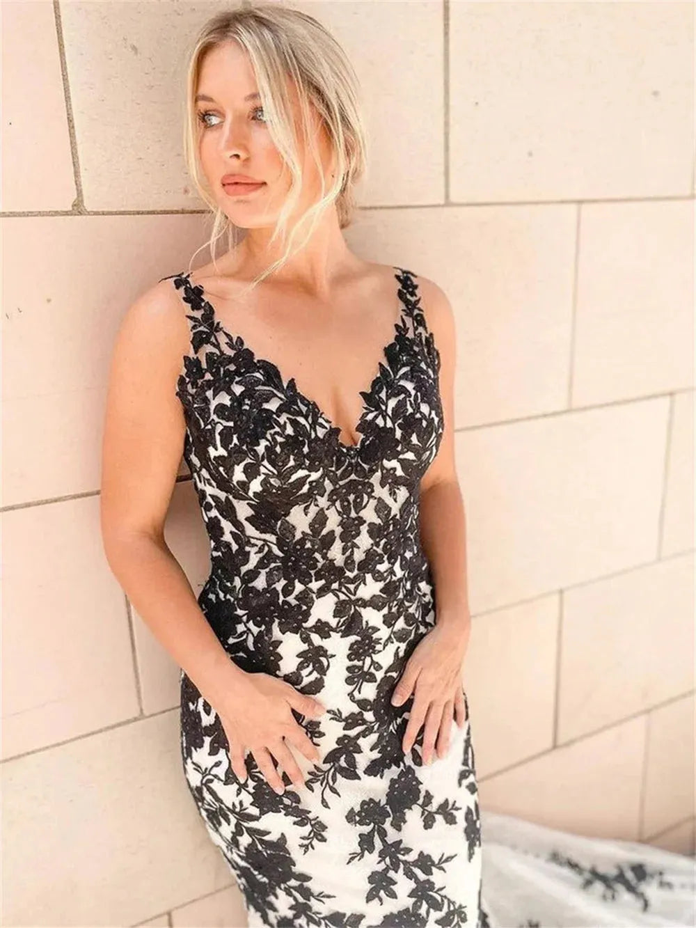 Mermaid Party Dress Handmade Embroidery Trumpet Prom Dress Black Lace White Embroidery Tulle Sweep Train فستان سهرة black tulle