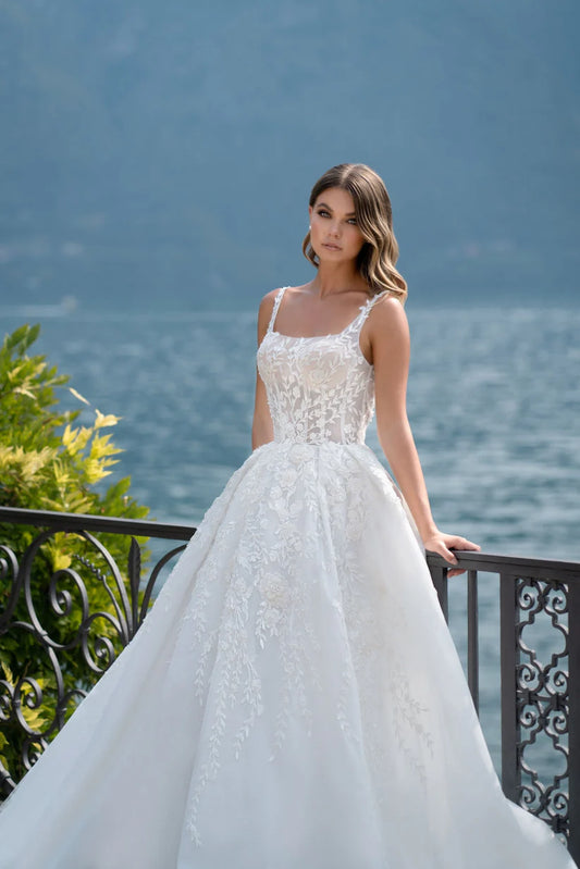 Abiti da sposa in pizzo quadrati a fessura laterale Appliques senza maniche APPLICI BRIDAL A-LINE Abito da sposa vintage