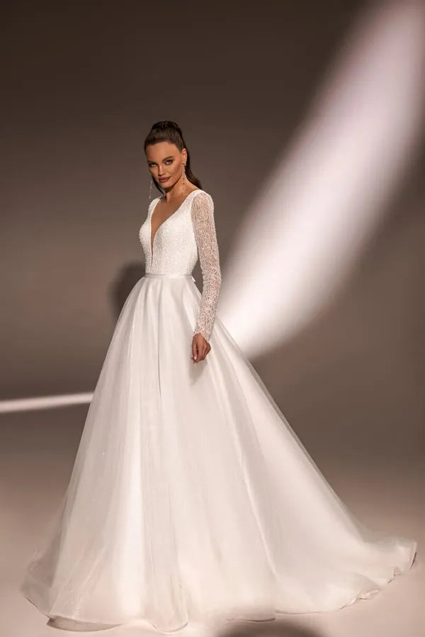 Stunning Long Sleeves V-neck Bridal Grown A Line Princess Wedding Dresses Custom Made Satin