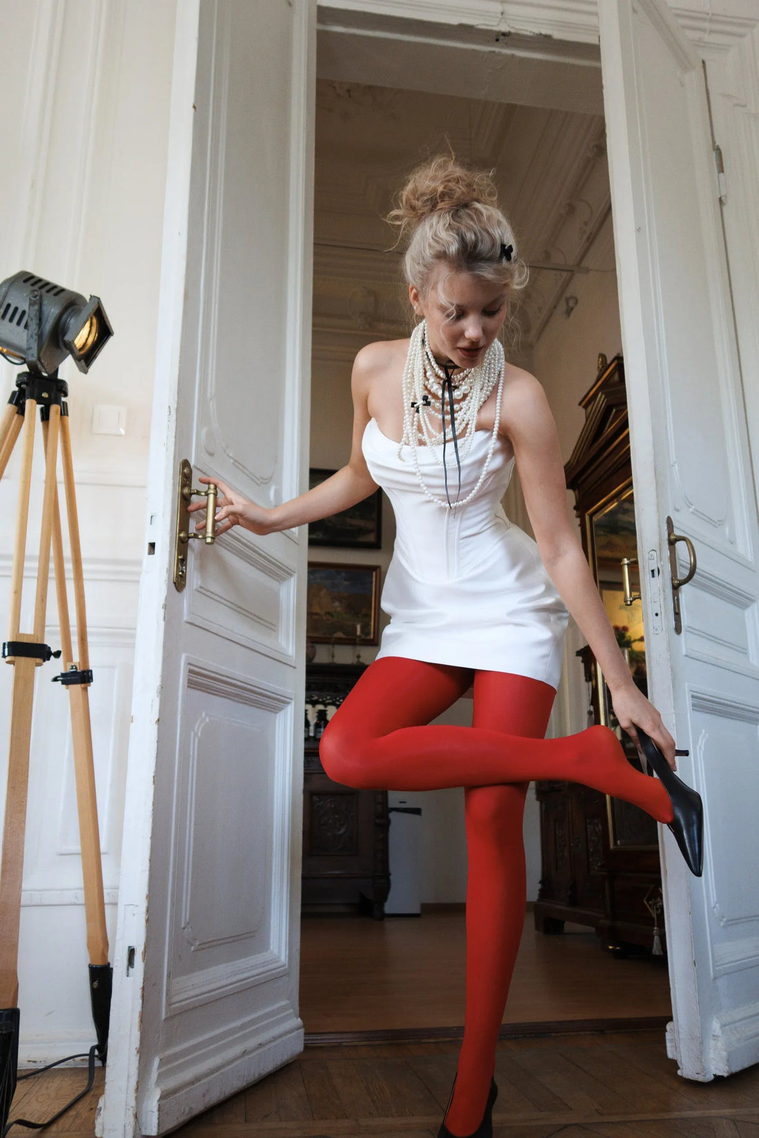 A Set of a Corset and a Mini-Length Fitted Silhouette Skirt Sleeves Bridal Gowns Mermaid Princess White Satin Court Train Modern Bow Satin Vestido De Novia Mermaid Short Wedding Dress Satin