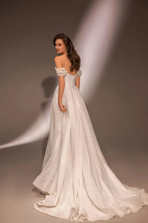 Charming off The shoulder sweetheart Tulle A Line Wedding Dresses side slit Custom Made Satin