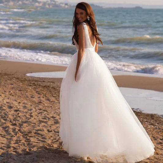 Vestidos de novia de playa blanco marfil bohemio largo pliegues simples cuello en V profundo elegante ilusión vestidos de novia tren de barrido mujer novia