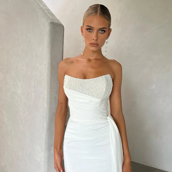 Superbe robe de mariée sirène sans bretelles perlée avec traîne longue 