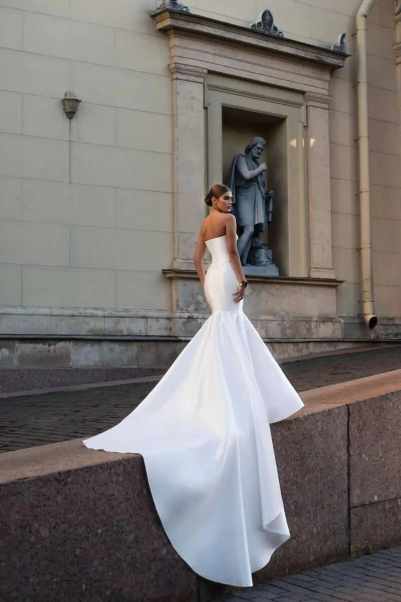 Robe de mariée sirène en Satin, sans bretelles, Simple, sans manches, élégante, fermeture éclair au dos, avec traîne Court, sur mesure