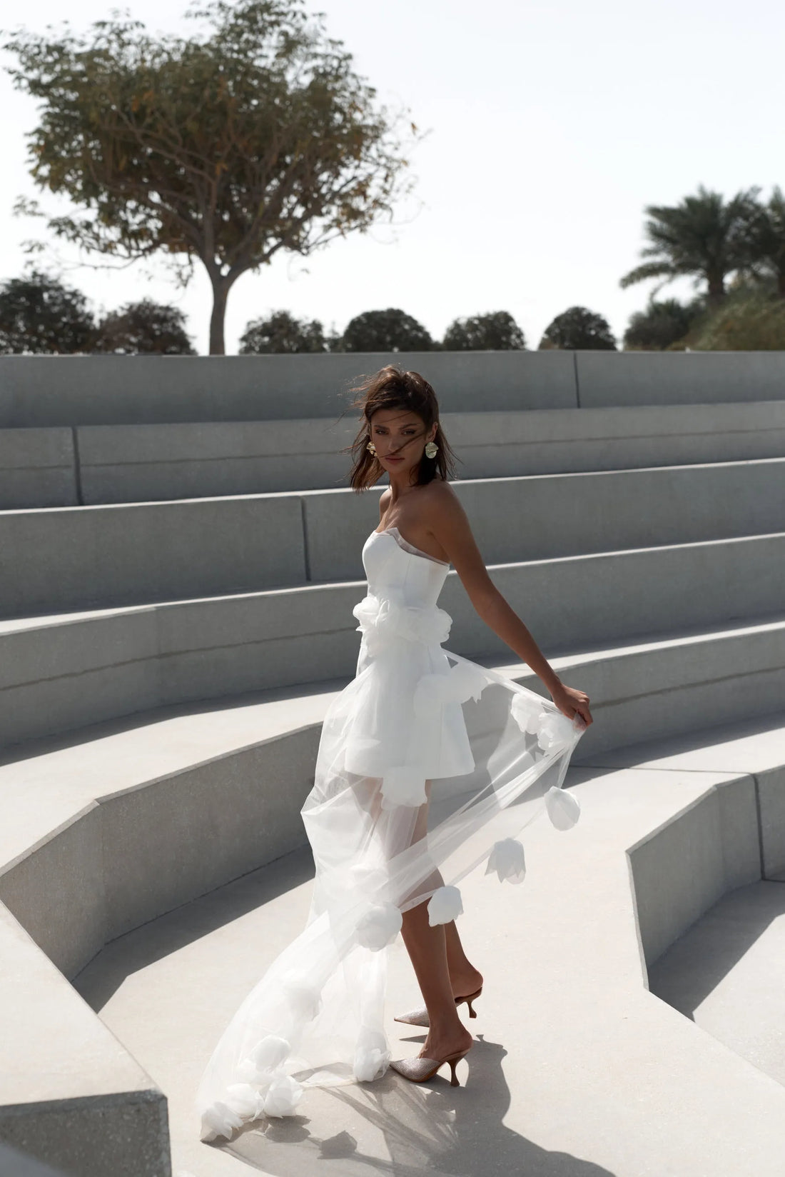 Vestido De Novia Mermaid Princess Short Wedding Dress with a Decorative Skirt with 3D Flowers Court Train Bridal Gowns Satin