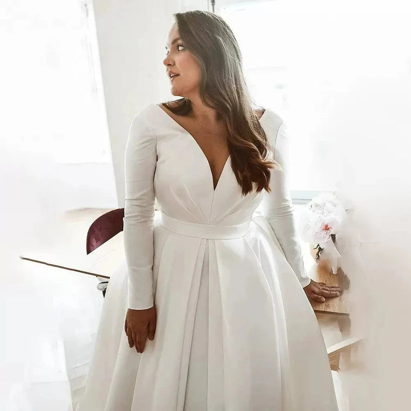 Suknie ślubne w szpic w pełnym rękawie w dniu dekoltowym Plus Size Proste A-Line Satynowe suknie ślubne dla kobiety Sexy Classic Vestido de Mariages