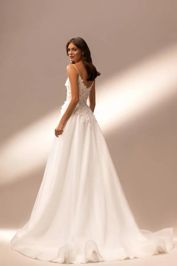 Stunning A-Line Wedding Dress For Women Tulle Sweetheart Spaghetti Strap Lace Appliques Bridal Gowns Satin