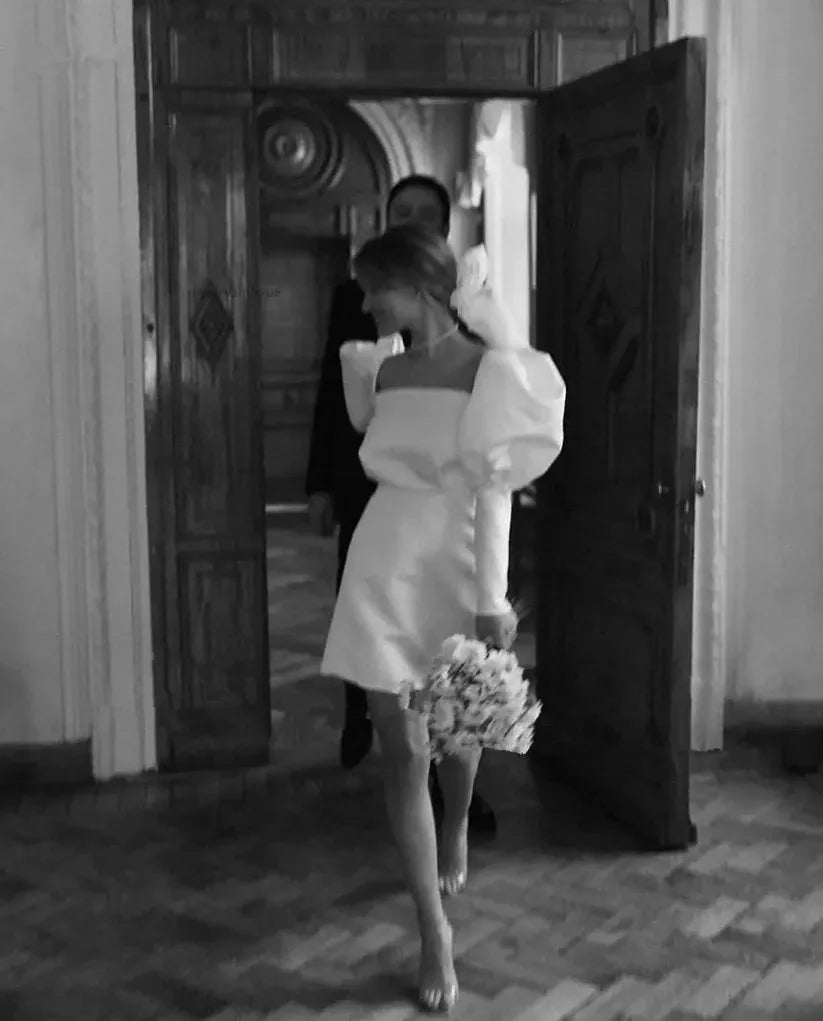 Long Bubble Sleeves Satin Micro Wedding Dress Simple Square Neck Above Knee Mini Length Retro Bridal Gowns As picture 20w