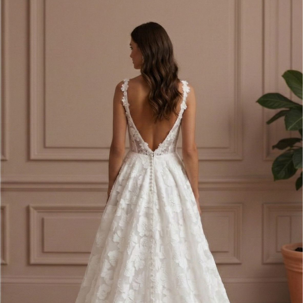 Traditional Mermaid Wedding Dress Buttons Back Short Corset Gown