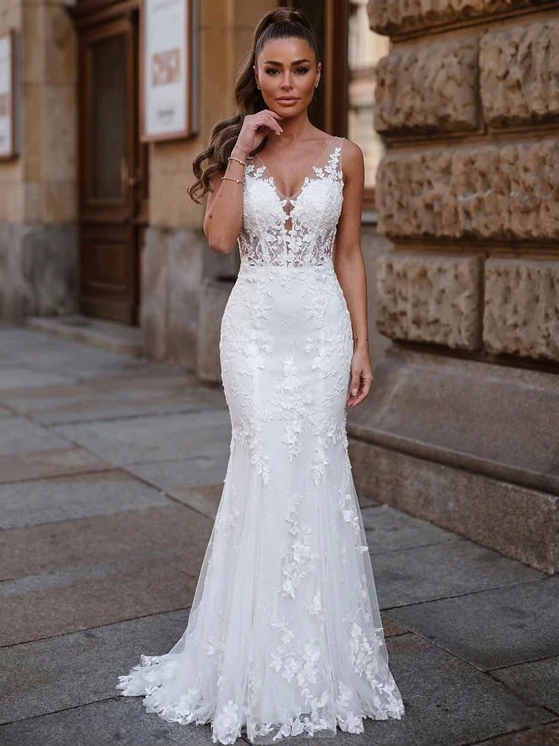 Lace Mermaid Wedding Dresses Spaghetti Straps Lace Appliques Bride Dress V Neck Elegant Soft Tulle Wedding Gowns Ivory 26w