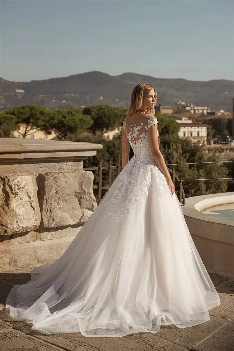 Sheer Shoulder A-Line Lace Appliques Wedding Dresses Lace Up Back Princess Bridal Gowns Custom Made Robe De Mariee Beach Same as picture