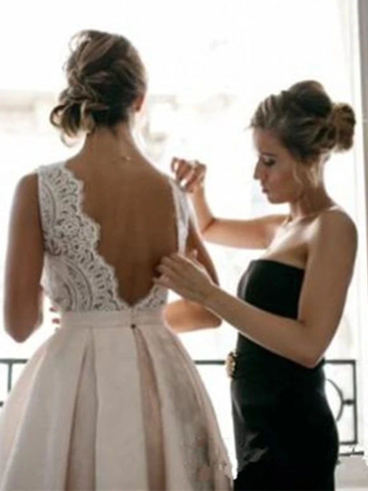 Sexy Short Lace A Line Wedding Dresses Backless Bridal Gowns Vestidos De Festa V-Neck Sleeveless Custom Made Stain