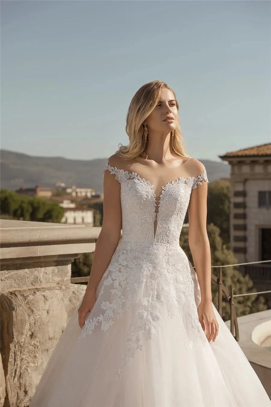 Sheer Shoulder A-Line Lace Appliques Wedding Dresses Lace Up Back Princess Bridal Gowns Custom Made Robe De Mariee Beach Same as picture