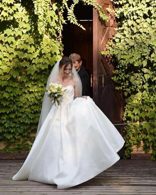 Plage sans manches longue une ligne robes de mariée bohème pli chérie Satin plage robes de Mariage corsage pays robe Boda