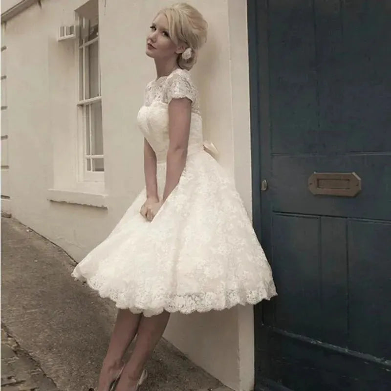 Short Lace Wedding Dress Tea-Length Short Sleeves Garden Wedding Bridal Gown V-Back Vestidos de Novia Custom Made White Short Wedding Dress