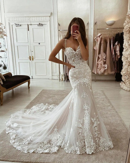 Ivory Mermaid Wedding Dresses Lace Appliques Tulle Bridal Gowns with Train Sweetheart Spaghetti Straps Vintage Gowns