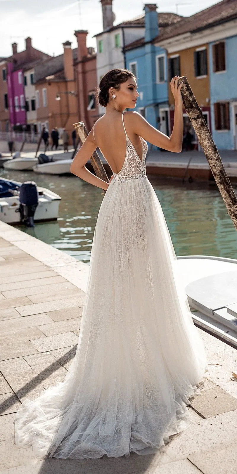 Vestidos de noiva de tule de praia boho split split spaghetti ilusão sexy boho uma linha pérolas sem costas boêmio vestido de noiva