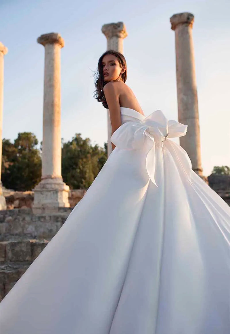 Hochzeitskleider sexy trägerlosen offenen Rücken Spitze Satin Brautkleid Strand Hochzeitskleider benutzerdefinierte Robe de Mariee