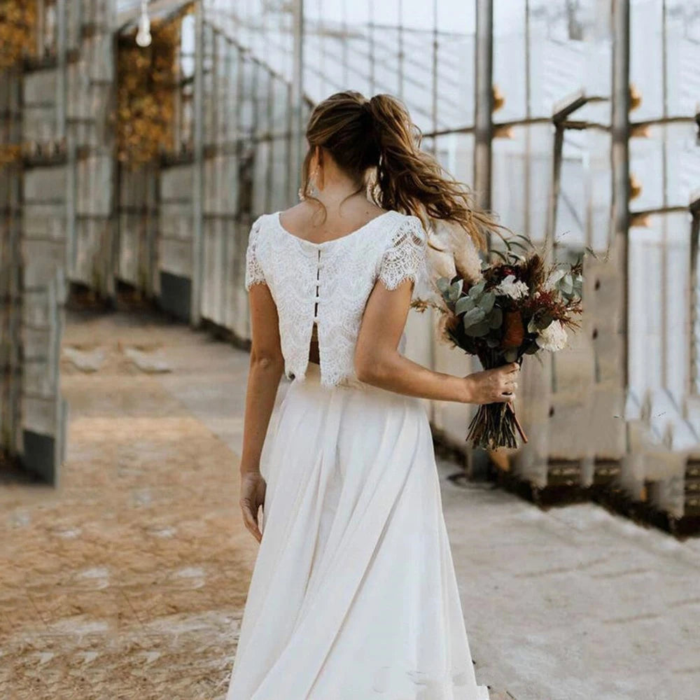 البوهيمي قطعتين فساتين الزفاف الدانتيل الأعلى كم قصير ثوب الزفاف جوهرة الرقبة الشاطئ ثوب الزفاف Vestidos De Novia