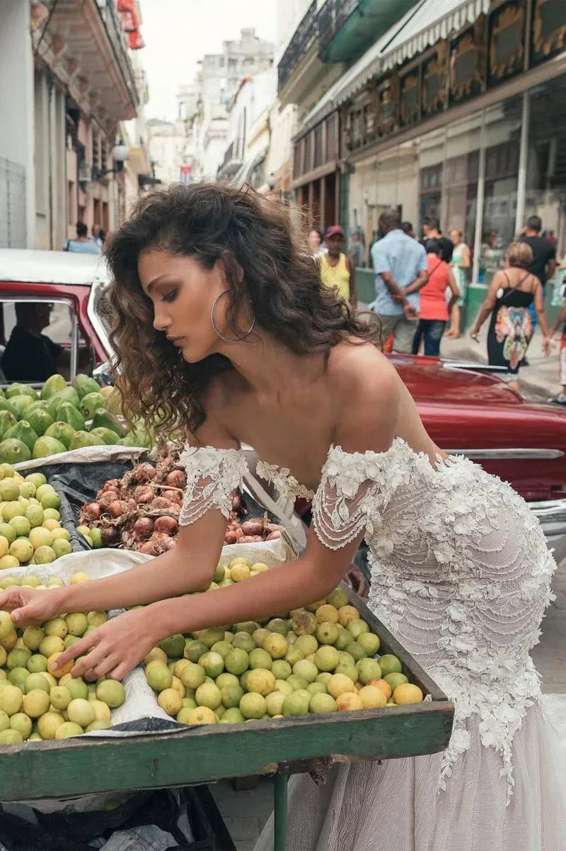 Luxury Mermaid Wedding Dresses Off Shoulder Backless Beading Appliques Lace Wedding Gowns Court Train Vintage Bridal Gown same as image