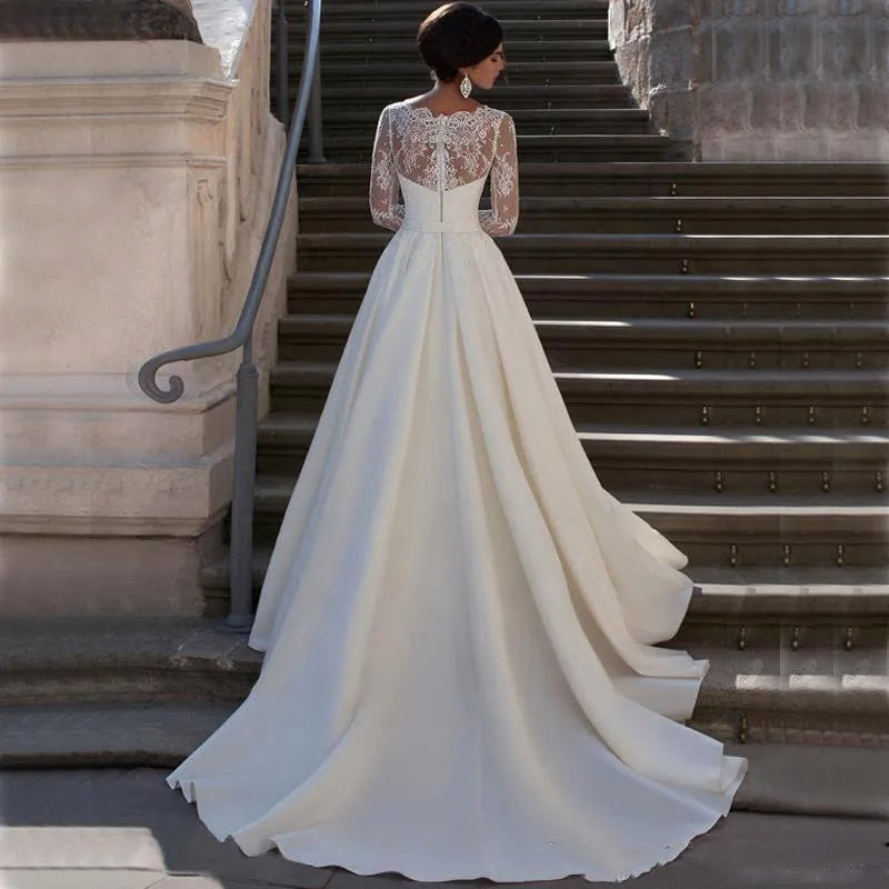 Vestido de noiva de cetim de renda modesto Aplique a linha de cetim de pescoço e manga longa para mulheres Princesa Robe de Mariee Personalize