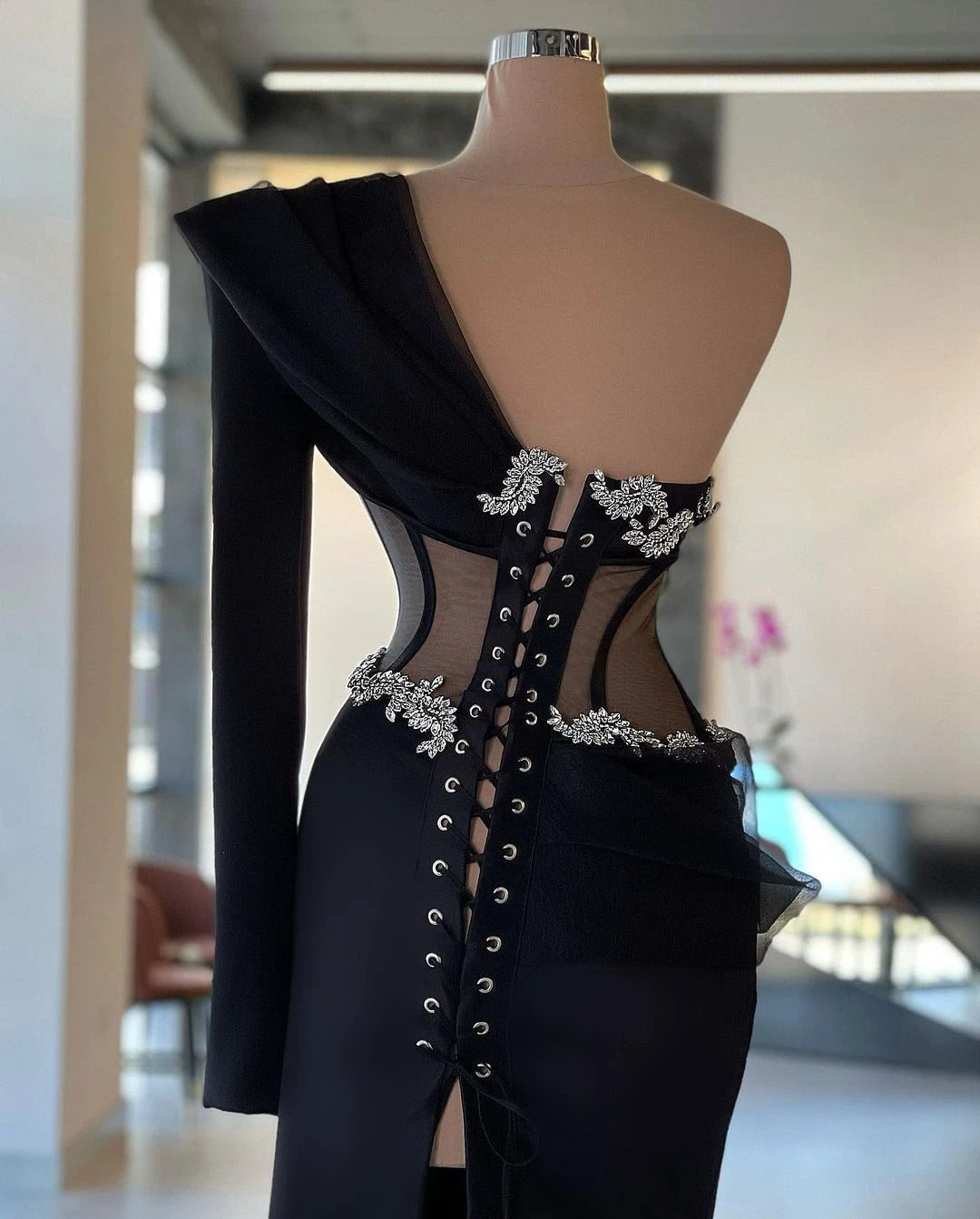 Elegant Black Evening Dresses One Shoulder Long Sleeves Crystals Beaded Plus Size Lace-up Back Women Pageant Gowns