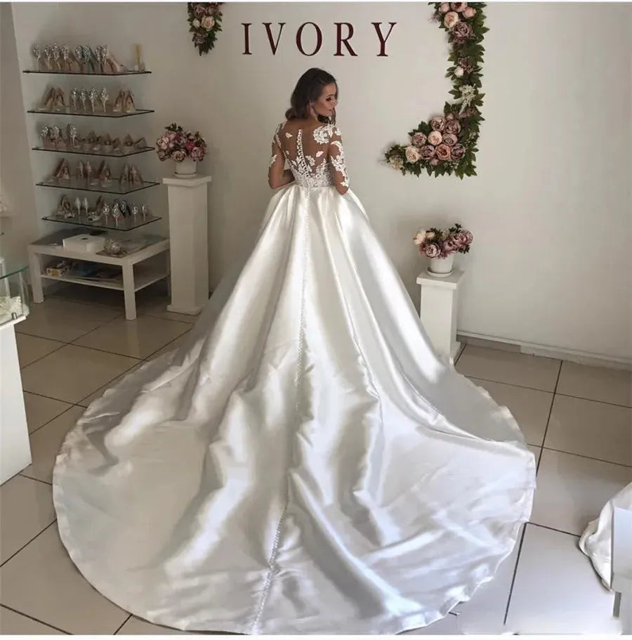 Sheer Scoop Long Sleeves Ball Gown Wedding Dresses Custom Made Pleated Ruched Bridal Gowns Princess Robe De Mariee Customized Color