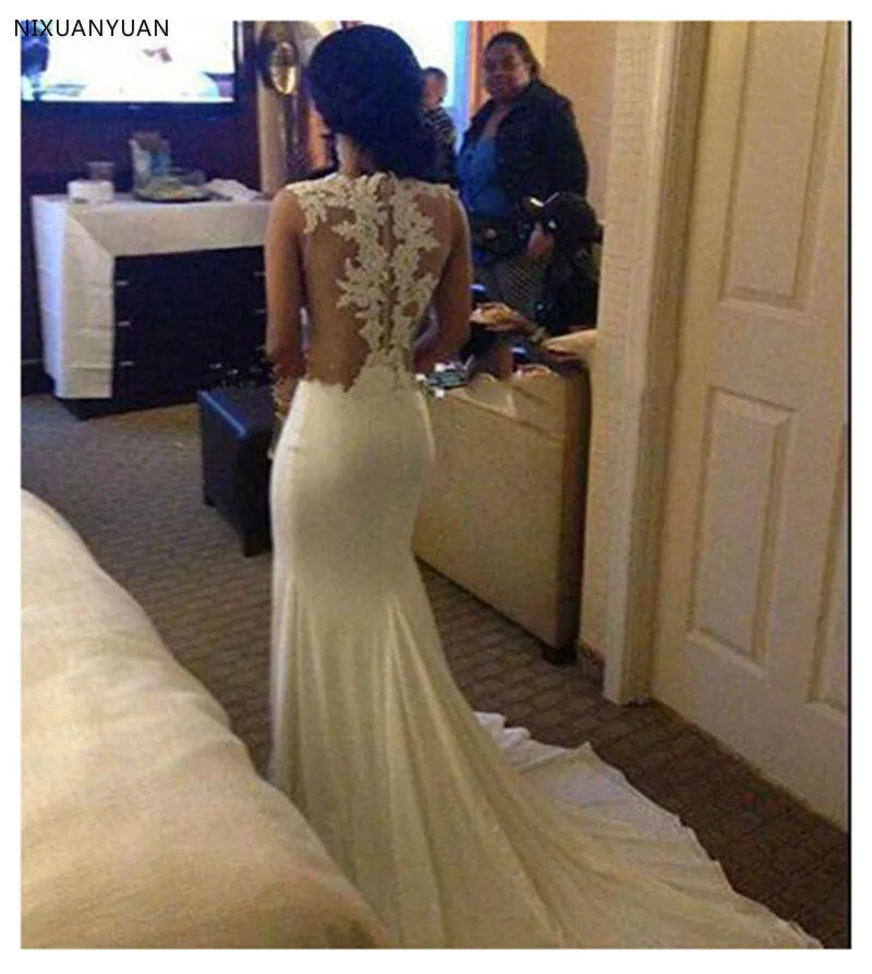 فستان زفاف 2022 مزين بالدانتيل حورية البحر مع ذيل أبيض / عاجي فساتين عروس الشاطئ بدون ظهر