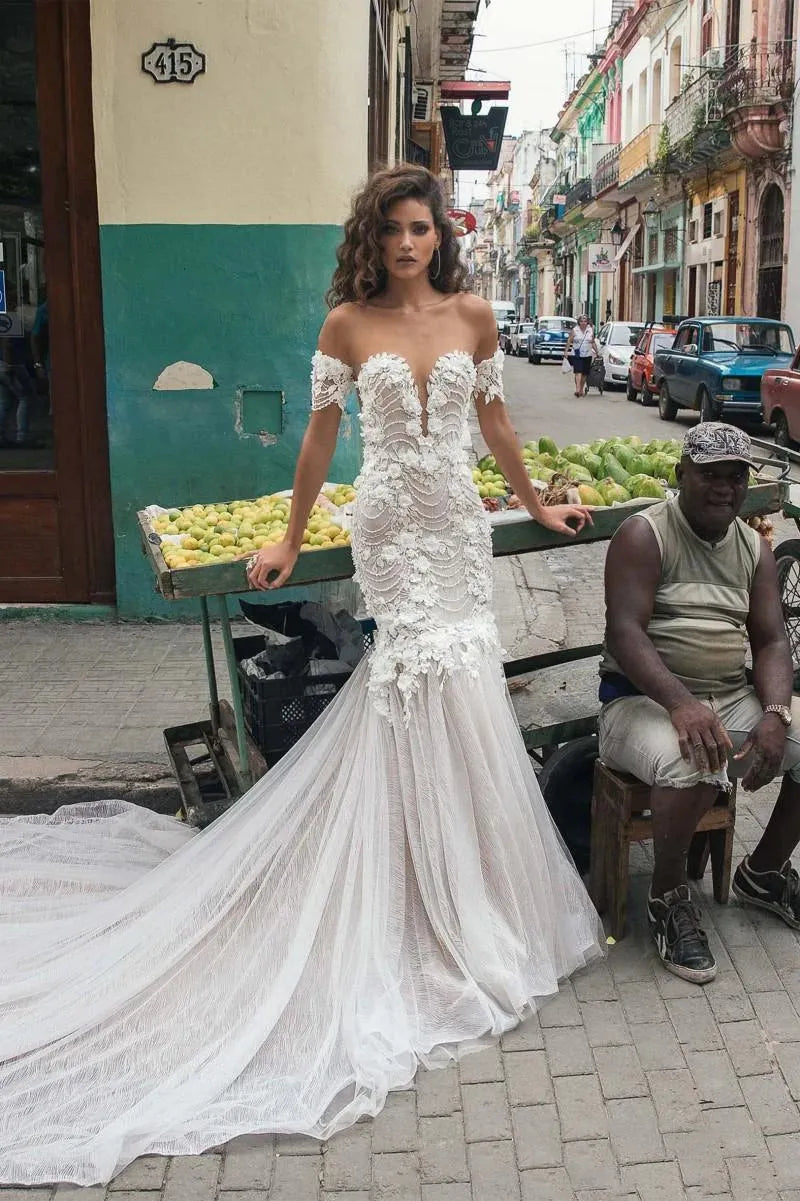 Luxury Mermaid Wedding Dresses Off Shoulder Backless Beading Appliques Lace Wedding Gowns Court Train Vintage Bridal Gown same as image