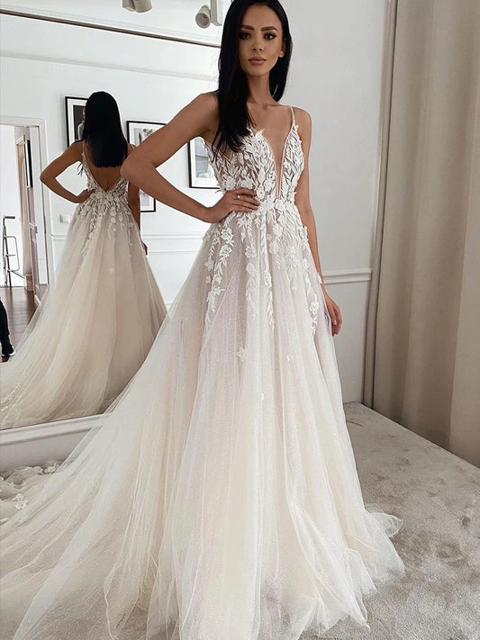 Vestido de novia con escote en V profundo y tirantes finos para playa, apliques de encaje para novia, vestidos de novia preciosos con espalda descubierta de tul brillante