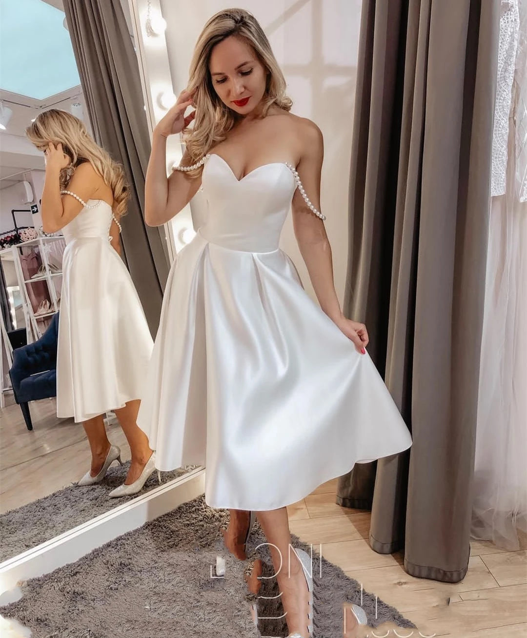 Krótka suknia ślubna Satinowa długość kolana z ramiona prosta błyszcząca suknia ślubna dla kobiet narzeczonych elegancka szata de mar