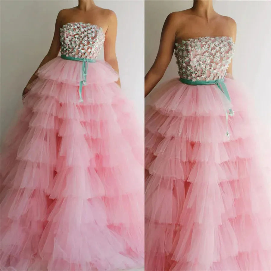 Strapless Tiered Ball Gown Soft Pink Tulle Wedding Dresses Cupcake Puffy Bridal Gowns With 3D Flowers Appliques Bridal Gowns Same as picture