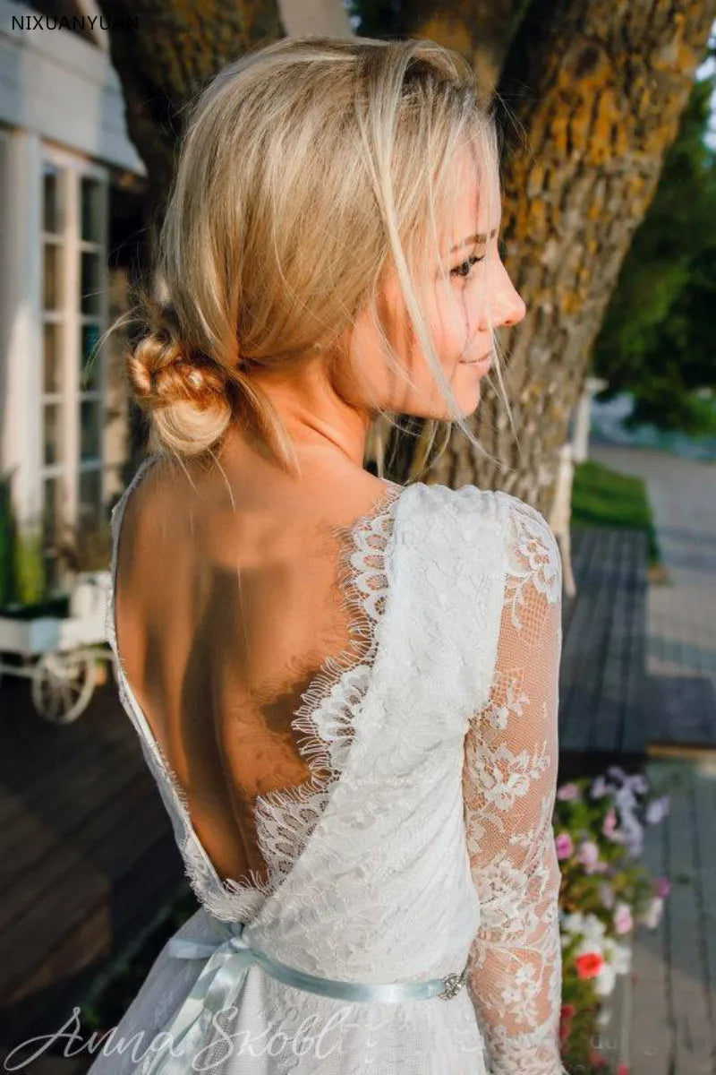 Najnowsze krótkie suknie ślubne z iluzją długie rękawy Pełne koronki V szyja bez pleców letnie suknie ślubne plażowe nieformalne zużycie imprezowe