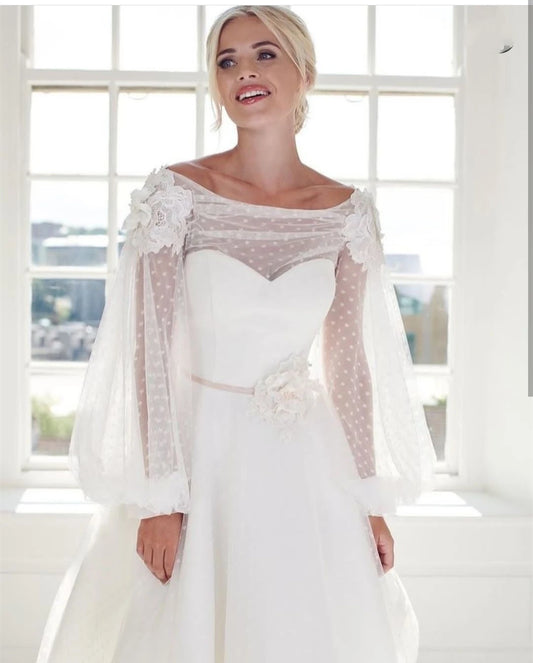 A-Line-Hochzeitskleid Kurzes funkiges Netz lang Ärmeln Brautkleider Knie Länge schiere Robe de Mariee Wunderschön für Dame Civil Vintage