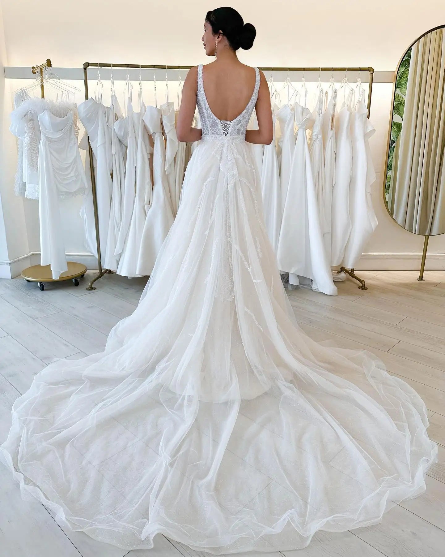 Eleganckie sukienki ślubne syreny Sukiny cekiny bez pleców Bride Sukienki dla kobiet koronkowe suknie bridals szata de mariée