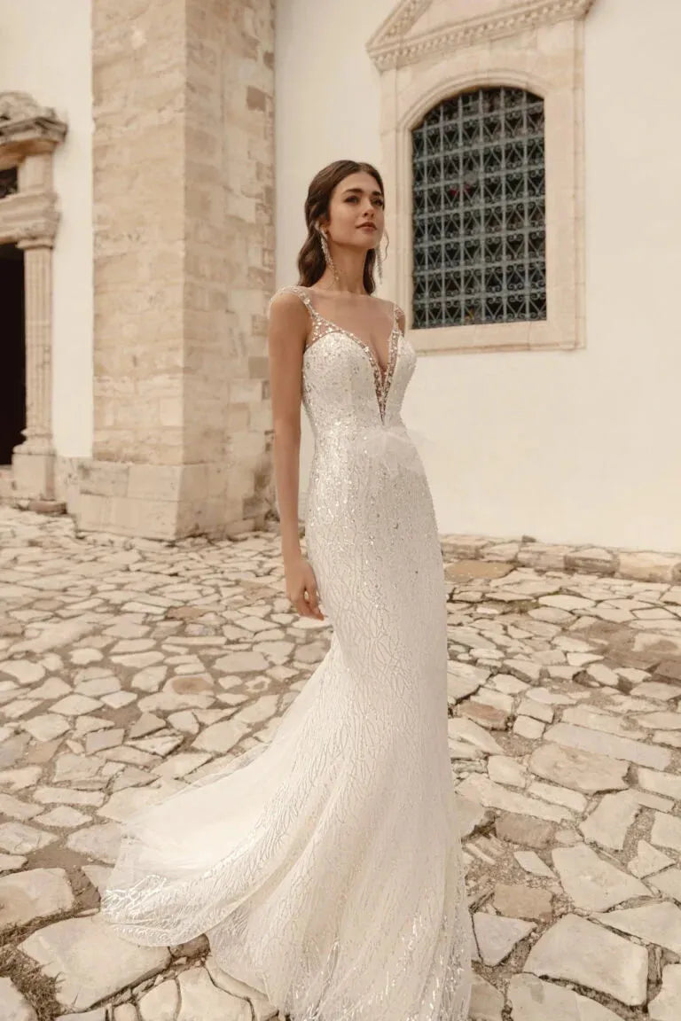 Sexy Deep V-neck Sleeveless Wedding Dress Sparkly Sequins Bride Robe Graceful Straight Long Bridal Gown Robe De Mariée Satin