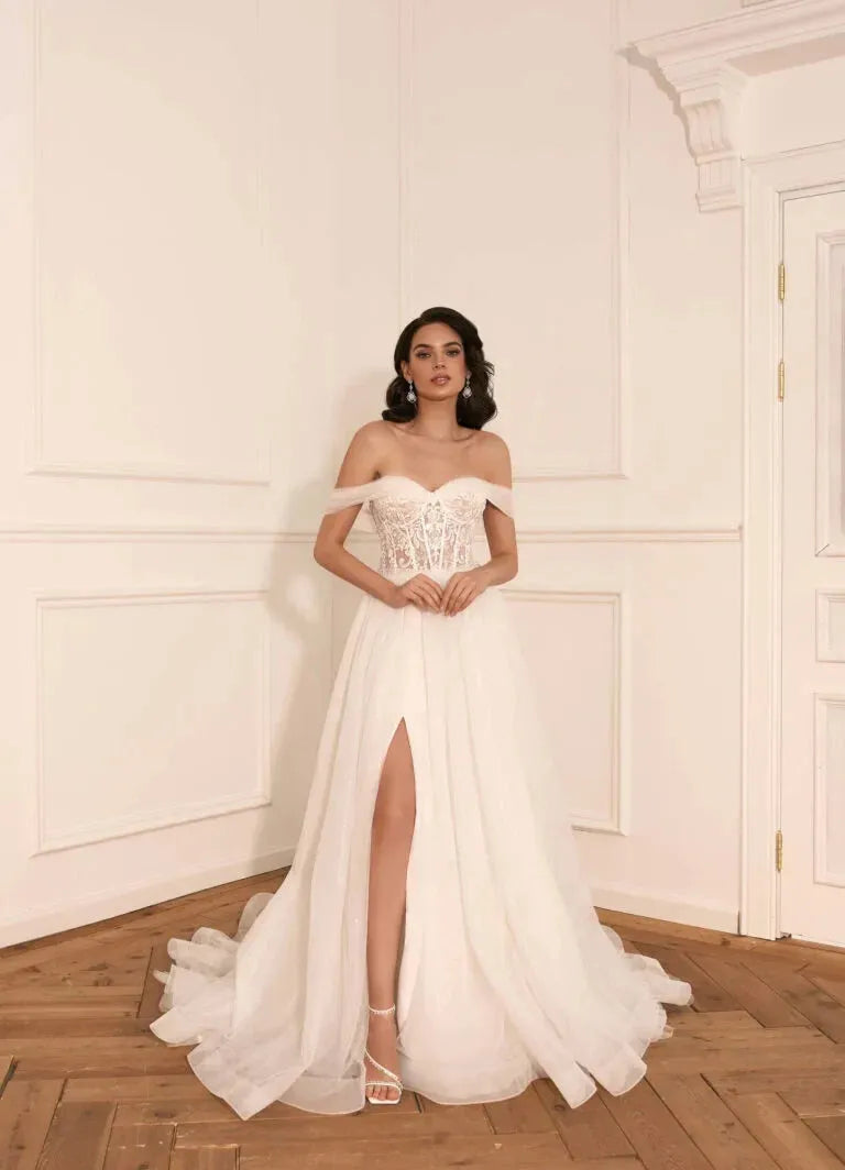 Sweetheart Lace Appliques Cap Sleeve Bride Gown Front Split Backless Zipper And Buttons Glitter Wedding Dresses Satin