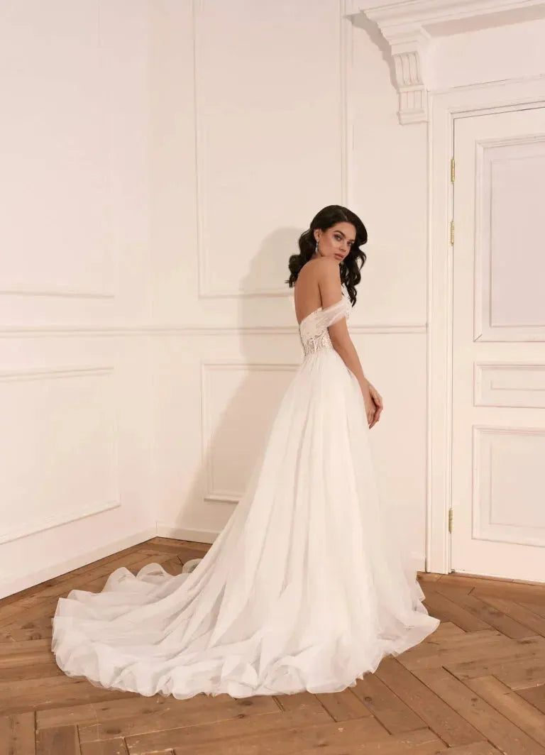 Sweetheart Lace Appliques Cap Sleeve Bride Gown Front Split Backless Zipper And Buttons Glitter Wedding Dresses Satin