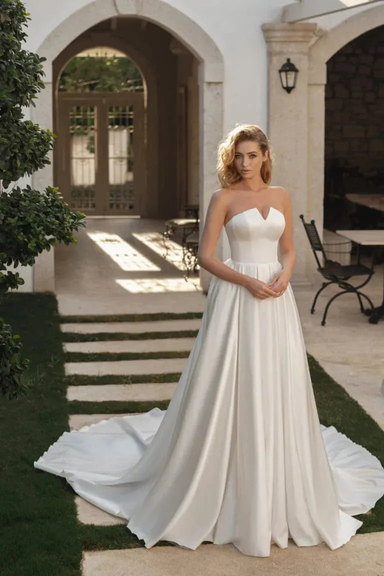Minimalist A-Line Marriage Dress with Strapless Sweetheart Neckline, Button Detailing, and Natural Waistline Satin