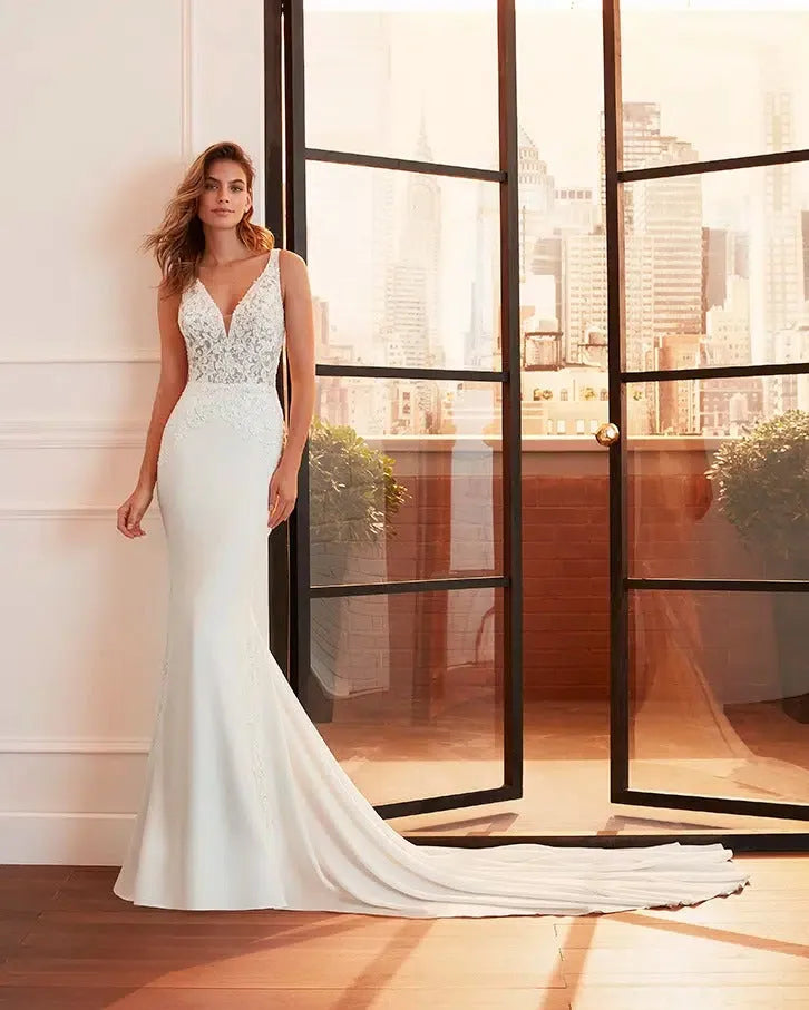 Mermaid Wedding Dress in Crepe and Lace Satin Modern Princess Bridal Gown Bow Satin Court Train Vestido De Novia Mermaid Satin