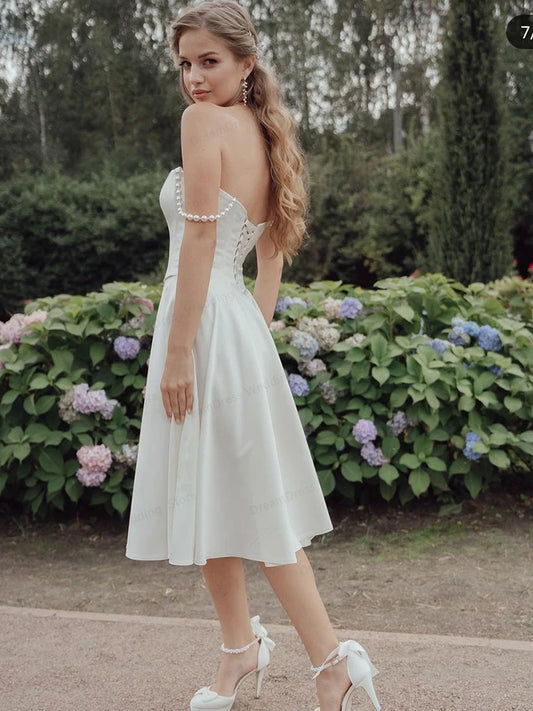 Vestido de novia corto con escote corazón blanco para mujer satén sin mangas playa de verano hecho a medida para mujer vestido de novia