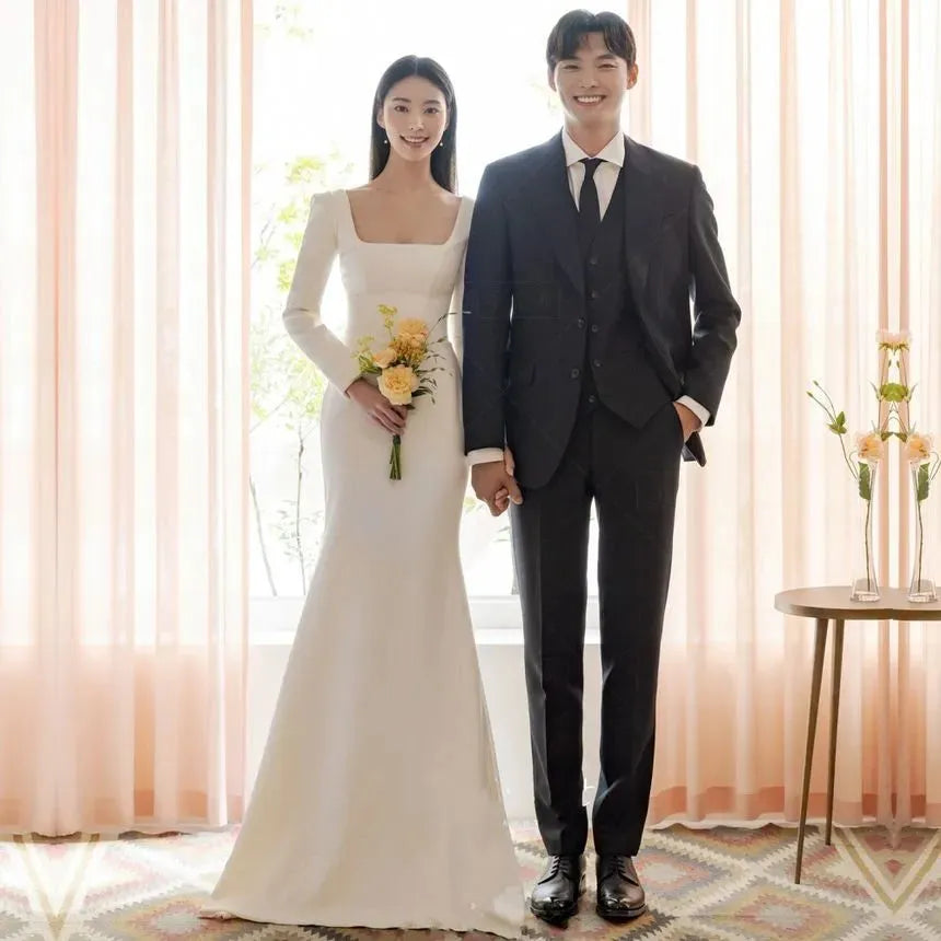 Simple Mermaid Wedding Dress Square Collar Wedding Gown Open Black Plain Long Sleeves Train Beach Bridal Dress Robe De Mariee 22w