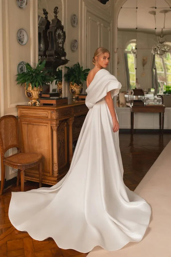 Charming Off the Shoulder Satin Pleated Weeding Dress Side Split Court Backless Wedding Gown Pearls Vestido De Novia Satin