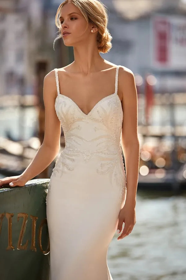 Simple Sheath Wedding Dress for Brides Appliques Sequined Sleeveless Spaghetti Straps Bridal Dress Satin