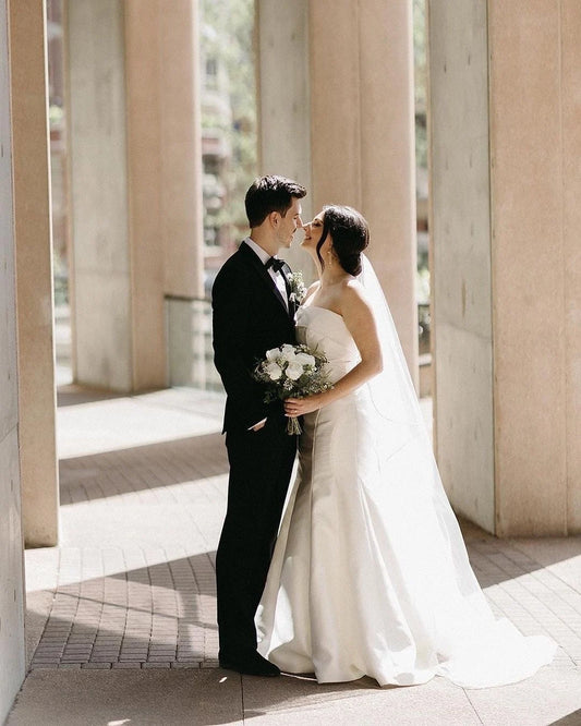 Moderne weiche satin trägerlose Meerjungfrau Hochzeit angebaut