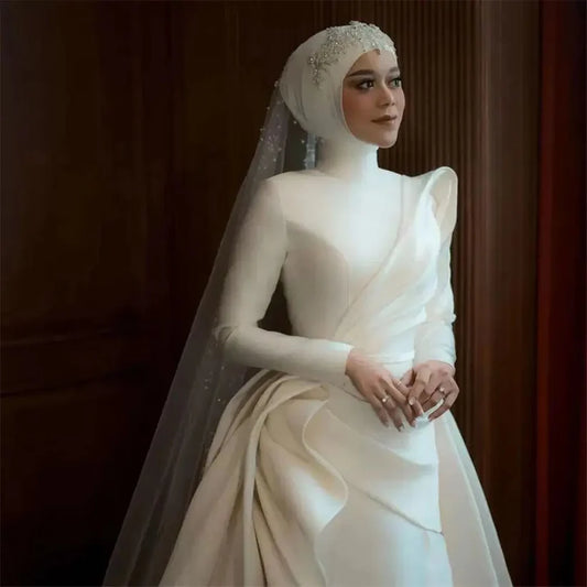 Anmutige satin muslimische Hochzeitskleider drapierte Meerjungfrau Brautkleider Elfenbein Arabisch Dubai Damen Kirche Vestidos de Noiva