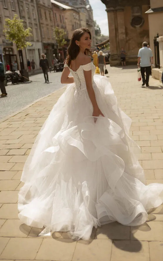 Ball Gown Princess Wedding Dresses Off Shoulder Sweetheart Ruffles Bride Dresses Beaded Lace Appliques Long Bridal Gowns