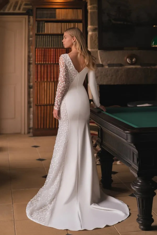 Mermaid Wedding Dress Charming Lace Applique V Neck Sarin with Tulle Elegant Long Sleeve Beach Satin