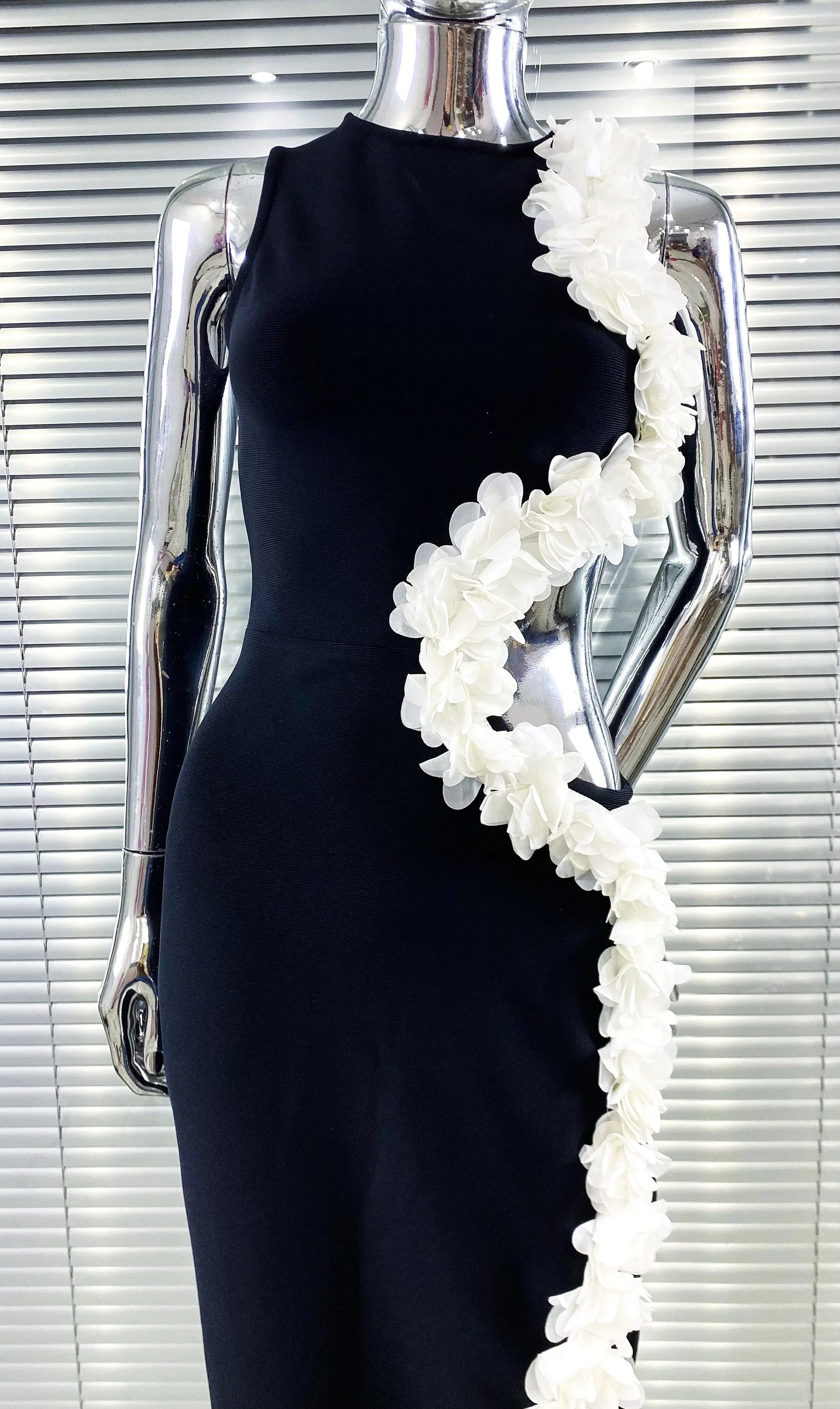 White Petal Edge Hollow Out Sleeveless Sheath Black Bandage Ankle Lengh Dress Woman Party Vestido Celebrity Cocktail Outfit