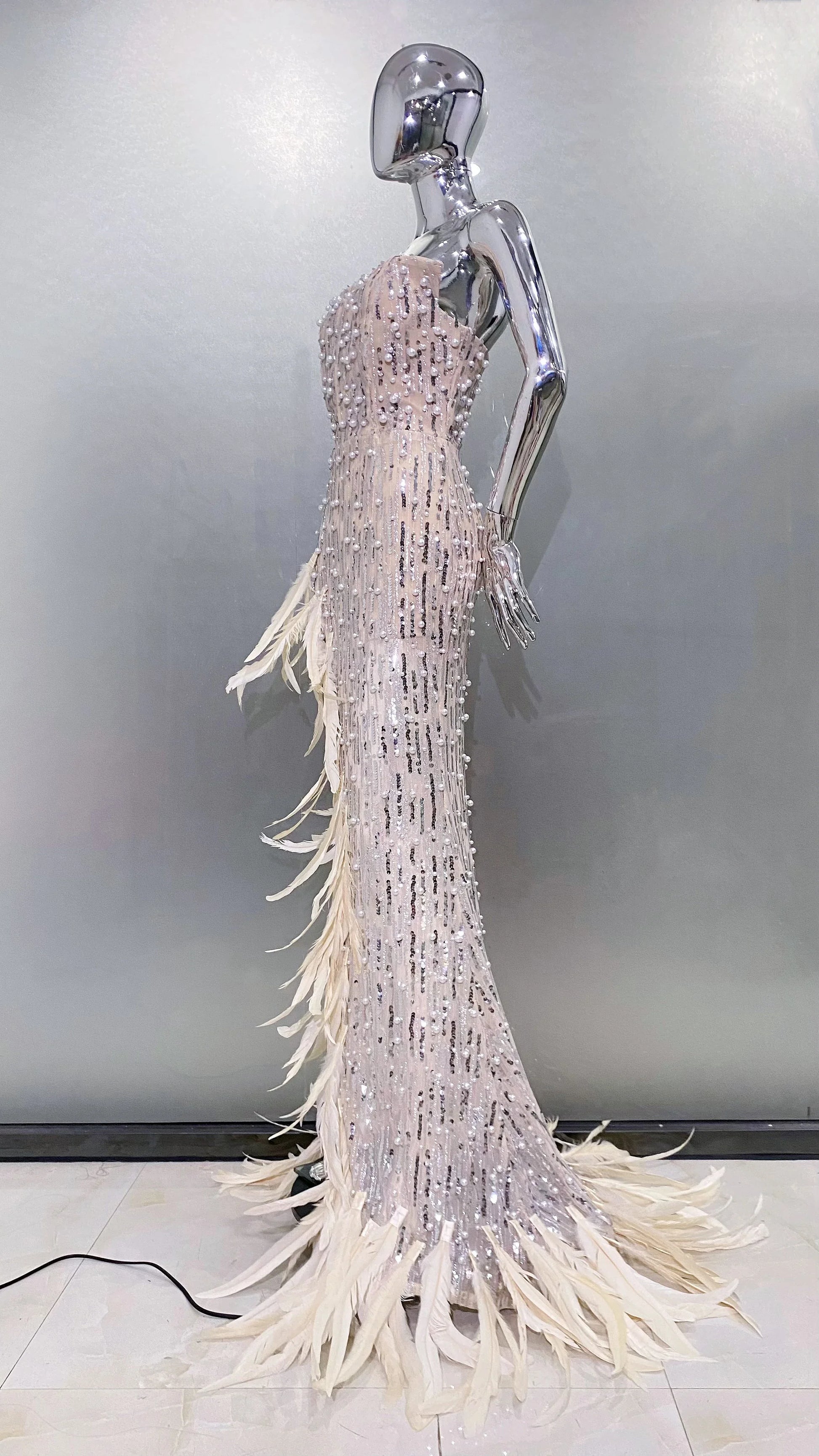 Gorgeous Feathers Beading Sequins High Slit Strapless Floor Length Dress Woman Birthday Party Vestido Stage Performance Costume